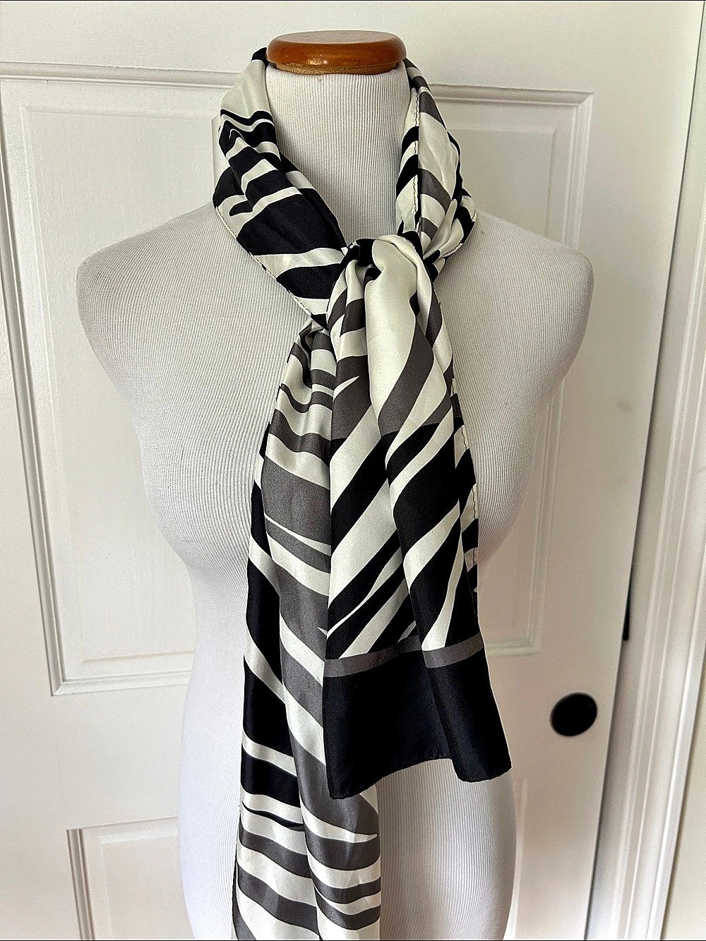 Talbots Silk Striped Scarf in Black & White Like New